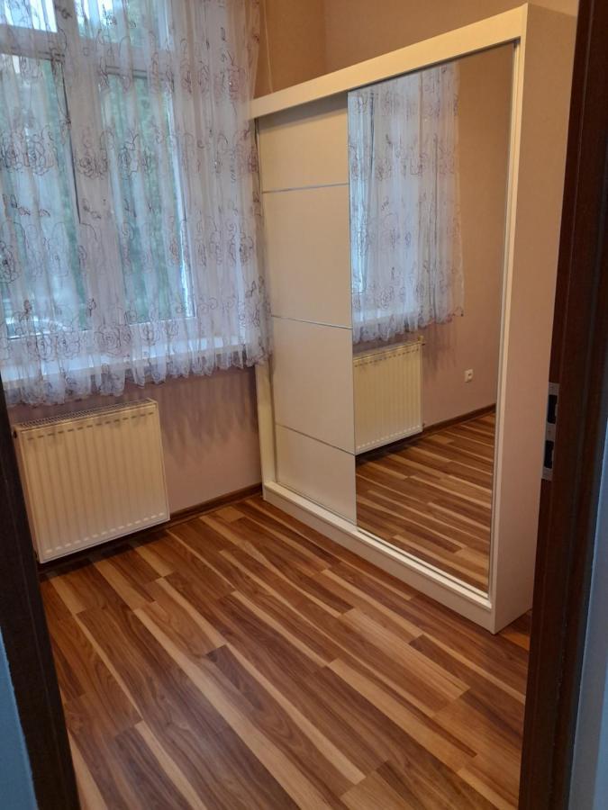 Appartement Mieszkanie Z Widokiem Na Park -Cieplice Slaskie Zdroj à Jelenia Góra Extérieur photo